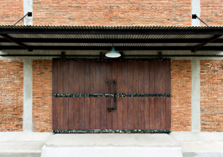 Carlson Commercial garage doors 1024x723 1 768x542